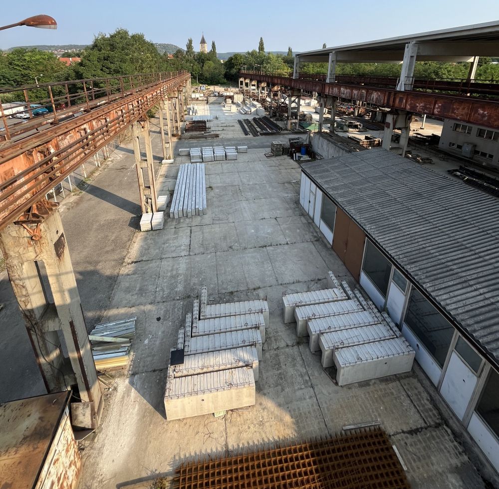 DLH Kft, előregyártott vasbeton elemek, vízóra aknák, kerítésoszlop,betonacél, Csarnoképítési elemek, Dokkoló aknák, keritésoszlop